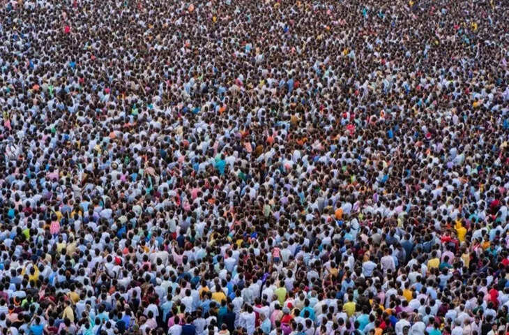 पृथ्वी की क्षमता से आगे निकल चुकी है दुनिया की आबादी? दो शताब्दियों की स्टडी में बड़ा दावा