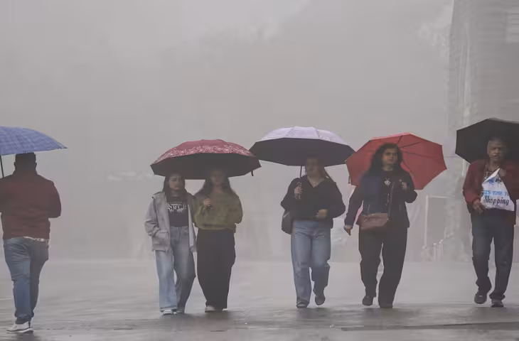 हिमाचल में फिर बदला मौसम, किन्नौर में सीजन की पहली बर्फबारी; ठंड बढ़ी