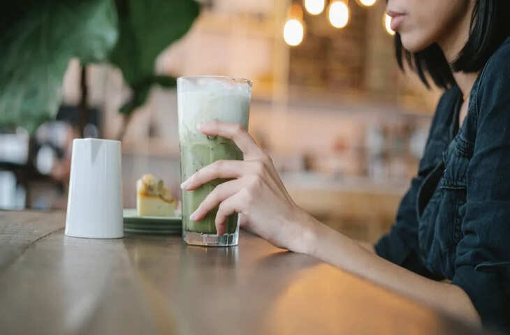 'जॉब इंटरव्यू में Iced Coffee न लाएं!' रिक्रूटर की इस बात पर Gen-Z के बीच छिड़ी बहस, यूजर्स ने ऐसे किया रिएक्ट