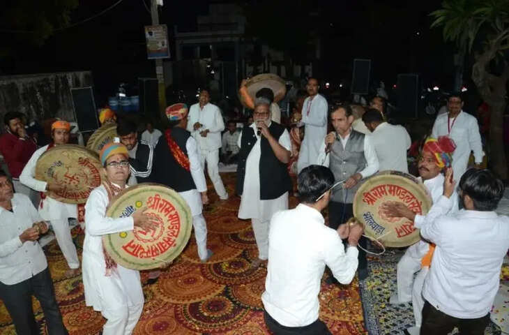 द्वारका कॉलोनी में &lsquo;फाल्गुन उत्सव&rsquo; की धूम, चंग की थाप और सुंदरकांड की चौपाइयों से गूंजा माहौल