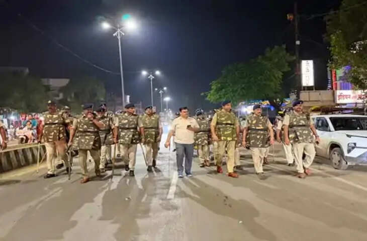 ईद मिलाद-उन-नबी को लेकर सिवनी में सुरक्षा कड़ी: SP के नेतृत्व में शहर में निकला फ्लैग मार्च, संवेदनशील इलाकों में पुलिस तैनात