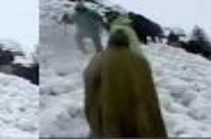 उत्तराखंड में लैंडस्लाइड से 86 सड़कें बंद, वीडियो में देंखे 136 लोग फंसे; बिहार में 23 गांव बाढ़ की चपेट में, यूपी में 63 मौतें
