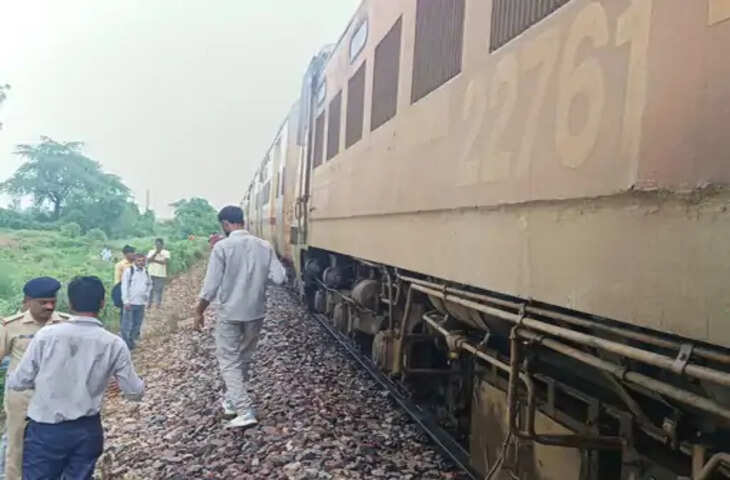 बदायूं में पैसेंजर ट्रेन के इंजन में लगी आग, बरेली-कासगंज रेलमार्ग पर मचा हड़कंप