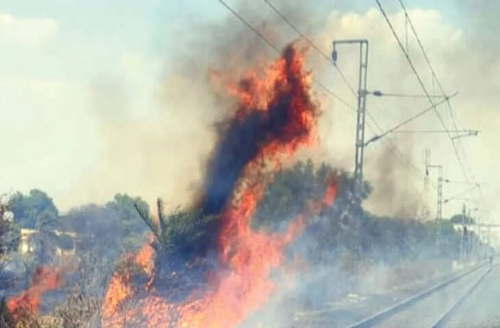 दिल्ली-मुंबई रेलवे ट्रैक तक पहुंची पराली की लपटें, तीन ट्रेनें लेट, पांच किसानों पर प्रकरण दर्ज