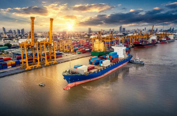 भारत के पोर्ट पर संकट: मिडिल ईस्ट युद्ध के बीच करोड़ों का माल समुद्र में फंसा, जानें पूरा अपडेट​​​​​​​