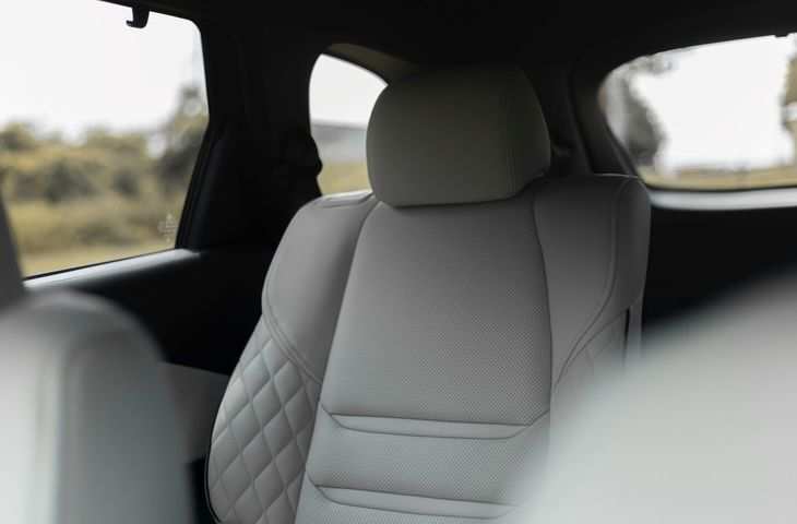 कार की नॉर्मल सीट और Ventilated Seats में क्या होता है अंतर,जाने बाहर से लगवाने में कितना आएगा खर्च 