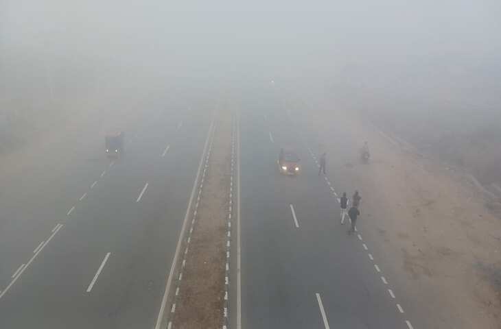 राजस्थान में कोहरे और आंधी-बारिश की संभावना, हाईवे पर ट्रेलर पलटा, जाम की स्थिति