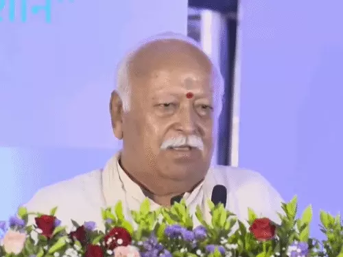 मोहन भागवत बोले- आज के युवा 30 साल बाद बुजुर्ग होंगे, सिर्फ अपने लिए नहीं अगली पीढ़ी के लिए भी सोचें