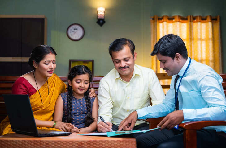 PPF vs SSY vs SIP: बच्चों के लिए सबसे अच्छा निवेश कौन-सा? जानिए किस स्कीम में मिलेगा ज्यादा रिटर्न और बेहतर सुरक्षा