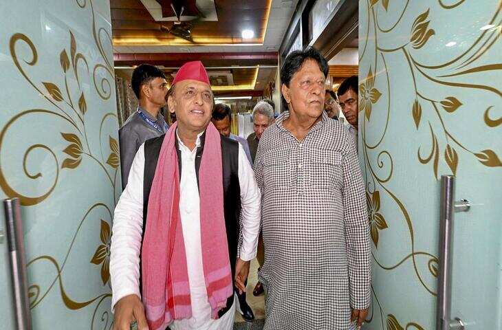 करणी सेना ने सपा सांसद के काफिले पर हमला किया; अखिलेश यादव ने कहा &lsquo;घातक कृत्य&rsquo;