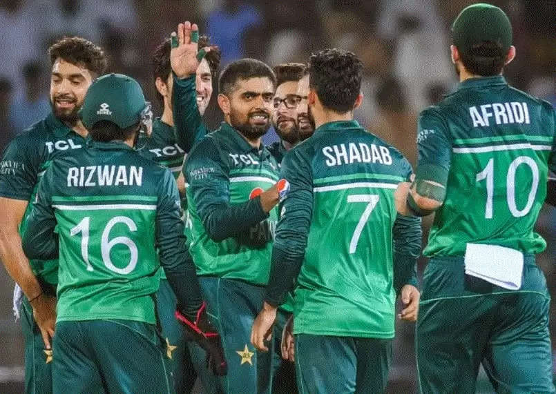 Babar Azam Virat Kohli 1-111