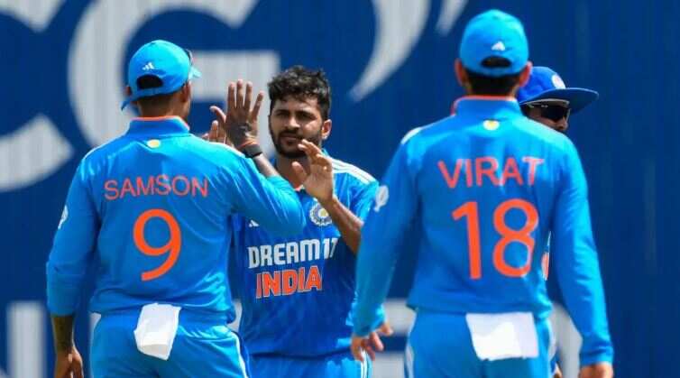 IND vs WI Kuldeep-Jadeja 111111111111111