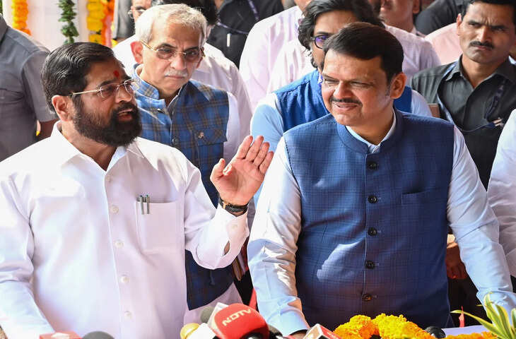 पुणे में सियासी माहौल गरम: BJP-शिंदे अलग मोर्चे पर, शरद-अजित पवार साथ, उद्धव-कांग्रेस-MNS का गठबंधन, अब चौतरफा मचेगा घमासान&nbsp;