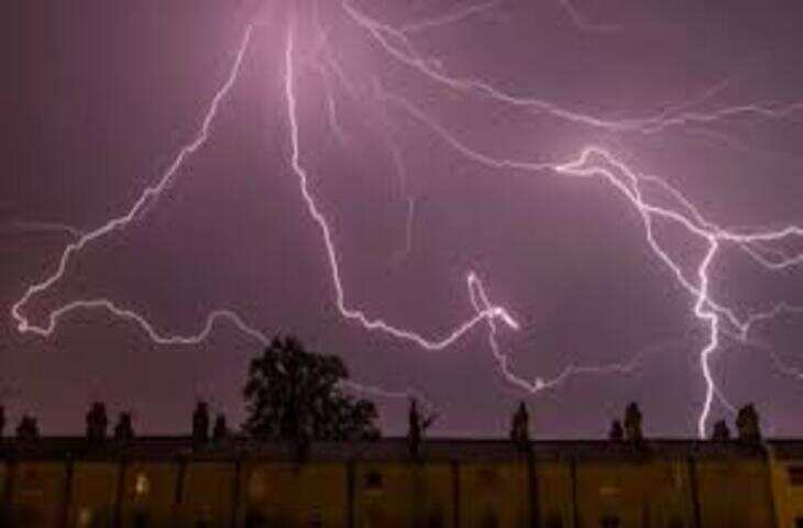 पटना समेत कई जिलों में तेज आंधी-बारिश, वज्रपात का अलर्ट जारी