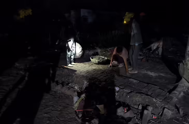  अवैध पटाखा फैक्ट्री में विस्फोट, आधा दर्जन से ज्यादा लोग घायल