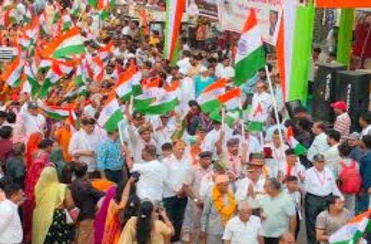 ऑपरेशन सिंदूर की सफलता पर चित्तौड़गढ़ में निकाली तिरंगा यात्रा, वीडियो में जानें देशभक्ति के नारों से गूंजा शहर