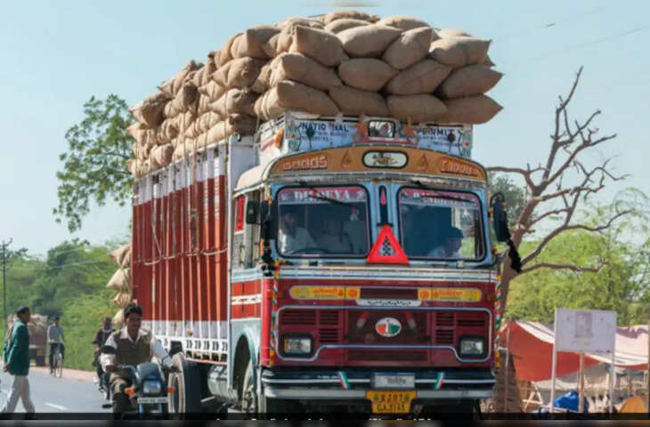 Highway Rules Update: 15 अप्रैल से ओवरलोडेड गाड़ियों पर सख्ती, अब हाईवे पर चलने के लिए लगेगा अतिरिक्त चार्ज