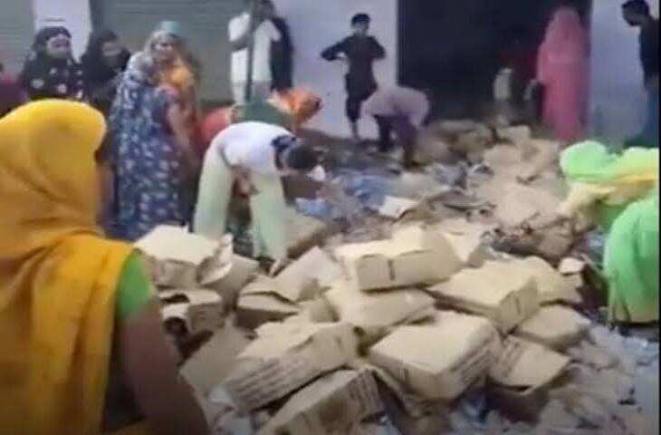 शिवपुरी में शराब दुकान के खिलाफ महिलाओं का हल्ला बोल, हंगामे और तोड़फोड़ का वीडियो वायरल