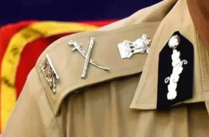 यूपी में बड़ा पुलिस फेरबदल: 15 IPS अधिकारियों के तबादले, लखनऊ और प्रयागराज के पुलिस कमिश्नर हटाए गए