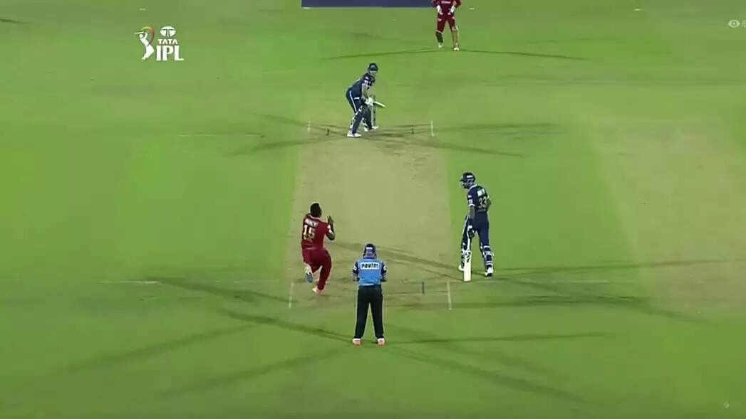 PBKS VS GT hardik pandya run- out1111.jpg