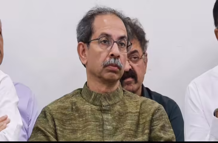 शिवसेना UBT में सियासी भूचाल! कांग्रेस में विलय की चर्चा के बीच 6 सांसदों के अलगाव की वजह बना संजय राउत का बयान