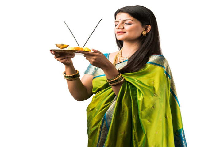 Guru Purnima 2026: गुरु पूर्णिमा पर करें ये 4 खास उपाय, करियर और धन में तरक्की की बढ़ेगी संभावना