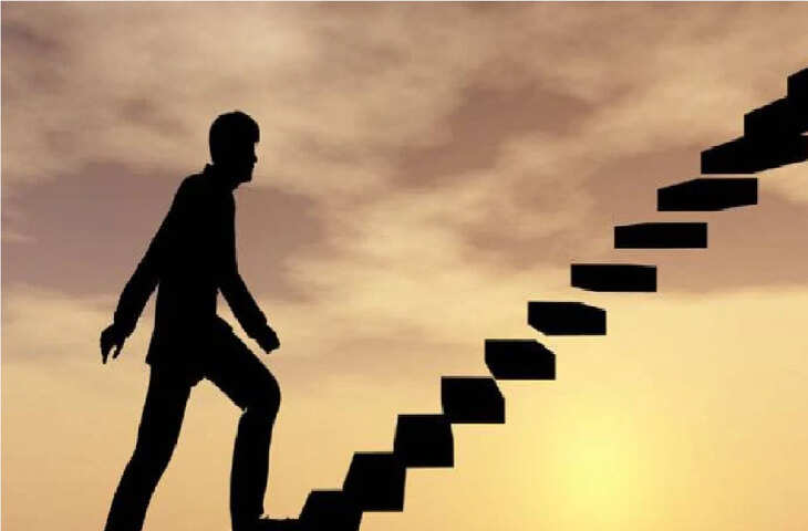 सफलता के शिखर तक पहुचना है तो आज ही दिमाग से निकाल दे ये 8 बाते, वीडियो में जाने कैसे बदले अपनी जिंदगी ?