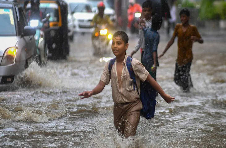 IMD Rain Alert: देशभर में मानसून का तांडव, यूपी, बिहार, दिल्ली-हरियाणा में भारी बारिश, मुंबई में ऑरेंज अलर्ट, जानें मौसम का हाल