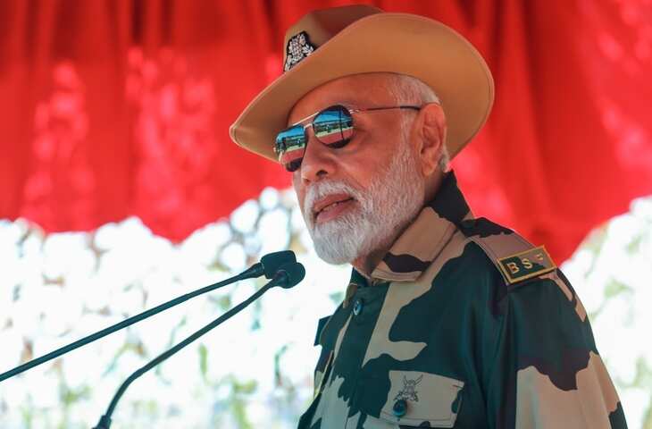 PM Modi के 76वें जन्मदिन पर&nbsp;सियासी हमला: इमरान मसूद ने पीएम मोदी को दी शुभकामनाएं, फिर दागे सवाल