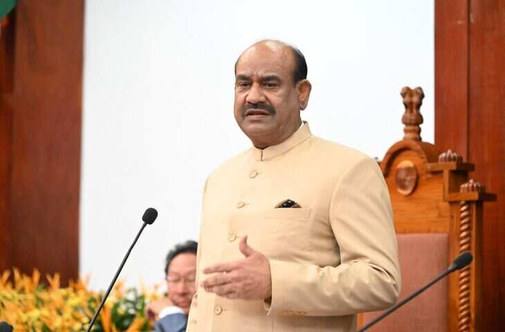 संसद के बाद खेल के मैदान में दिखा ओम बिरला का जलवा, बास्केटबॉल कोर्ट पर एक ही शॉट में किया शानदार बास्केट, VIDEO वायरल​​​​​​​