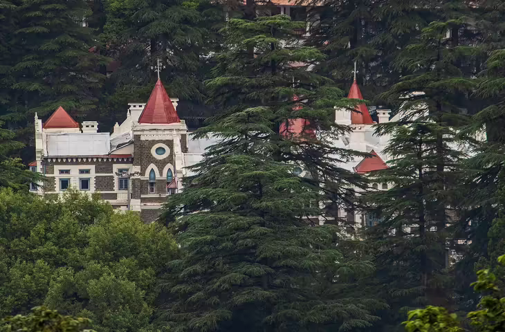 धर्मांतरण और आरक्षण पर टिप्पणी: उत्तराखंड हाई कोर्ट की सुनवाई में उठे सवाल, याचिकाकर्ता से मांगा गया स्पष्टीकरण