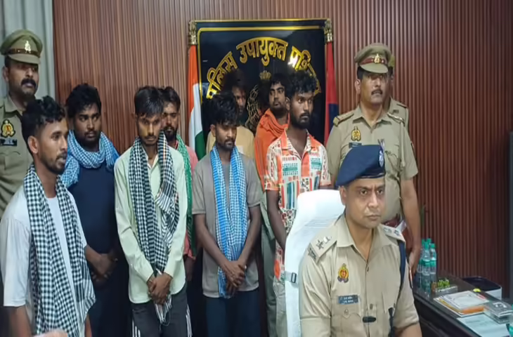 गंदे वीडियो&rsquo; का डर दिखाकर ठगी: महिलाओं को ब्लैकमेल करने वाला गिरोह पकड़ा गया, 8 गिरफ्तार