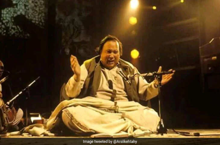 Nusrat fateh ali khan, nusrat ali khan fateh ali qawwali, nusrat fateh ali khan shayari, nusrat fateh ali khan shayari in hindi, nusrat fateh ali khan shayari photo, नुसरत फतेह अली खान, नुसरत फतेह अली खान की कव्वाली, नुसरत फतेह अली खान शायरी, नुसरत फतेह अली खान शायरी इन हिंदी
