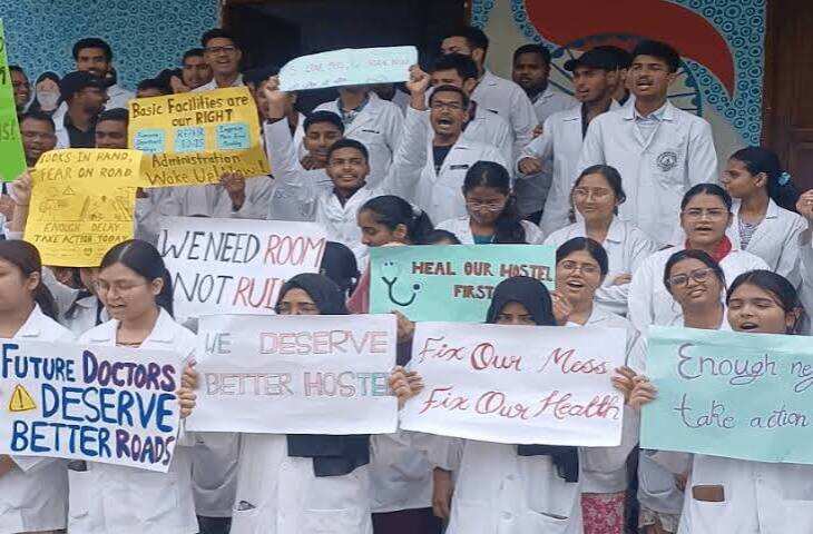 पटना में मेडिकल छात्रों का आज मुख्यमंत्री आवास घेराव:BUHS में स्थायी कुलपति समेत 9 मांगें, गांधी मैदान में जुट रहे छात्र; पप्पू यादव भी शामिल होंगे