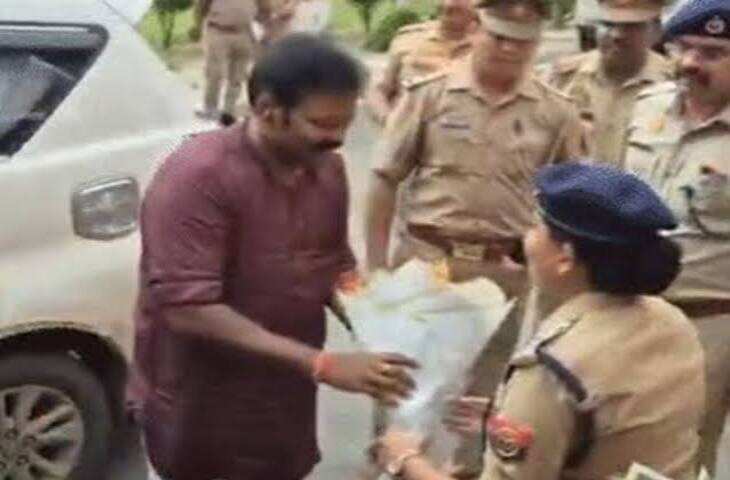 धोती-कुर्ता पहनकर मेरठ पहुंचे नए SSP, B.B.G.T.S. मूर्ति ने संभाला कार्यभार