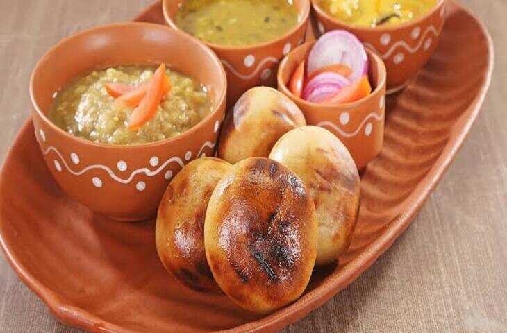 Saturday Food Tradition: शनिवार को क्यों खाई जाती है लिट्टी-चोखा और सत्तू? जानें शनि देव से जुड़ा धार्मिक और पारंपरिक महत्व
