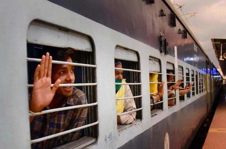 Diwali 2026 Train Ticket: दिवाली पर घर जाने का प्लान है तो जान लें कब खुलेगा रिजर्वेशन, स्पेशल ट्रेनें कब चलेंगी?