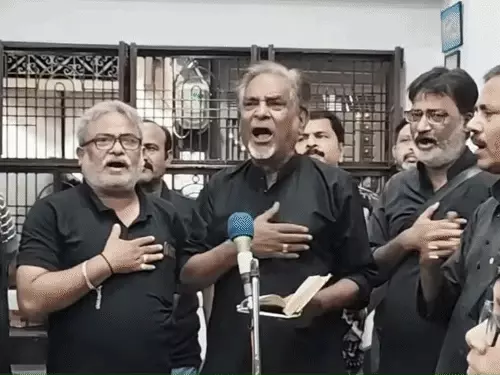 वाराणसी में इमाम हसन की शहादत पर निकला जुलूस, अलम, ताबूत और दुलदुल के साथ देर रात दरगाह फातमान पहुंचा