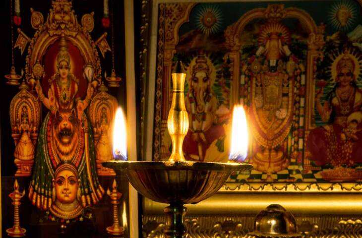रोज मंदिर नहीं जा पाते तो घर पर करें ये छोटे-छोटे उपाय, हमेशा अपनी कृपा बरसाते रहेंगे भगवान्