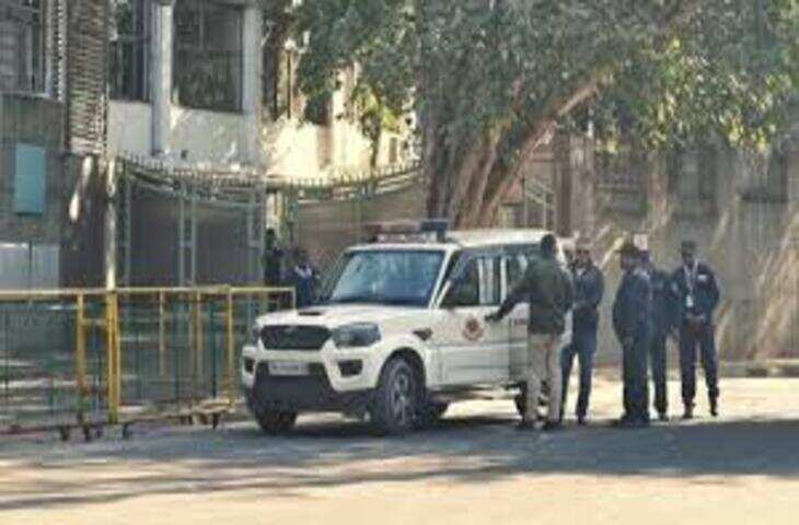 चार स्कूलों को बम से उड़ाने की धमकी, शहर में मचा हड़कंप; पुलिस अलर्ट पर