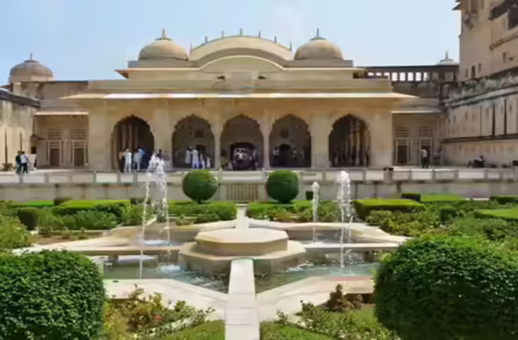 जयपुर के आमेर किले को बनाने में लगे थे 100 साल, इस वीडियो में देखें इसके बनने की बेहद रोचक कहा