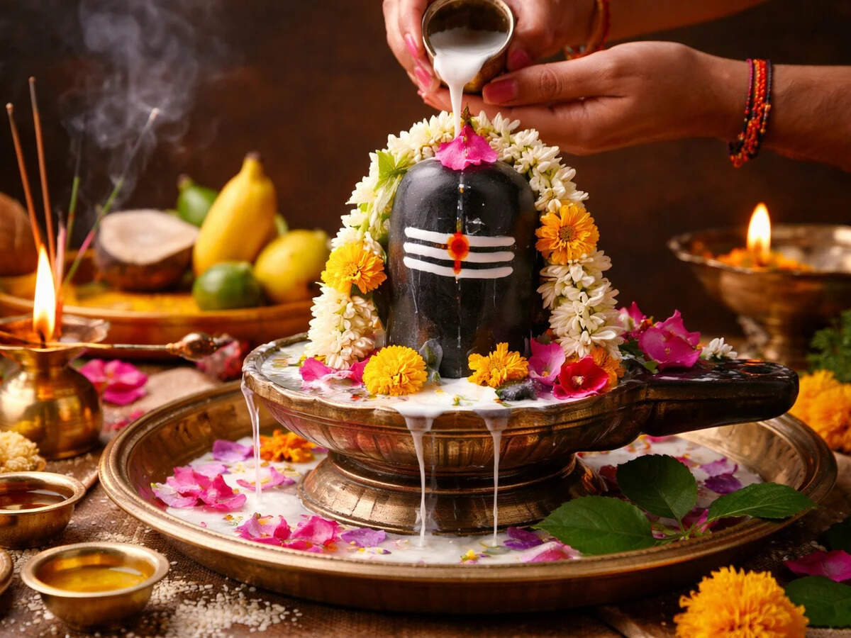 Sawan 2026: सावन में घर पर शिवलिंग स्थापित करते समय रखें इन बातों का ध्यान, जानें पूजा के सही नियम