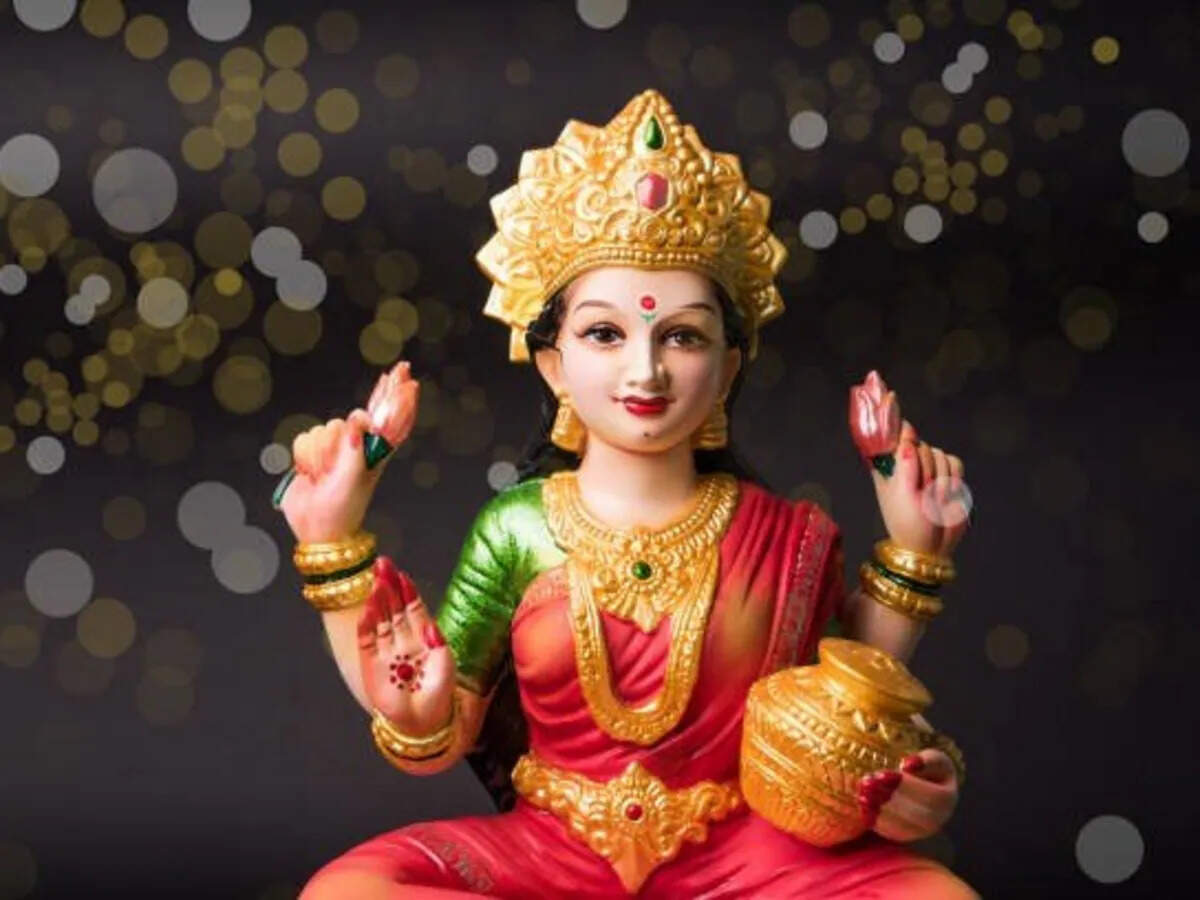 Vastu Tips for Money: खूब कमाई के बाद भी नहीं रुकता पैसा? वास्तु के ये आसान उपाय दूर कर सकते हैं आर्थिक परेशानियां