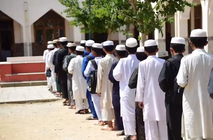 हरिद्वार में पीएम पोषण योजना पर सवाल: 131 मदरसों की जांच में अनियमितताएं उजागर, 23 संदेह के घेरे में