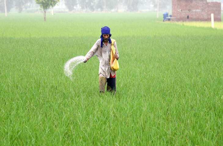 Hormuz Crisis Impact: तेल और गैस के बाद अब खेती पर संकट, किसानों की बढ़ सकती मुश्किलें