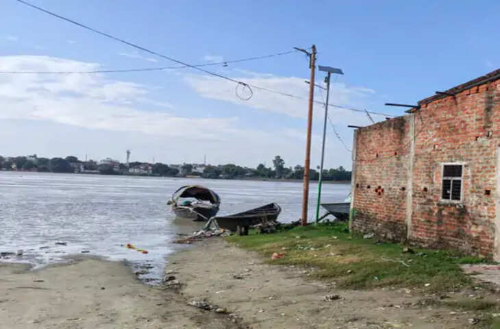 मऊ में सरयू नदी खतरे के निशान से 10 सेंटीमीटर ऊपर, 24 घंटे में 40 सेंटीमीटर बढ़ा जलस्तर