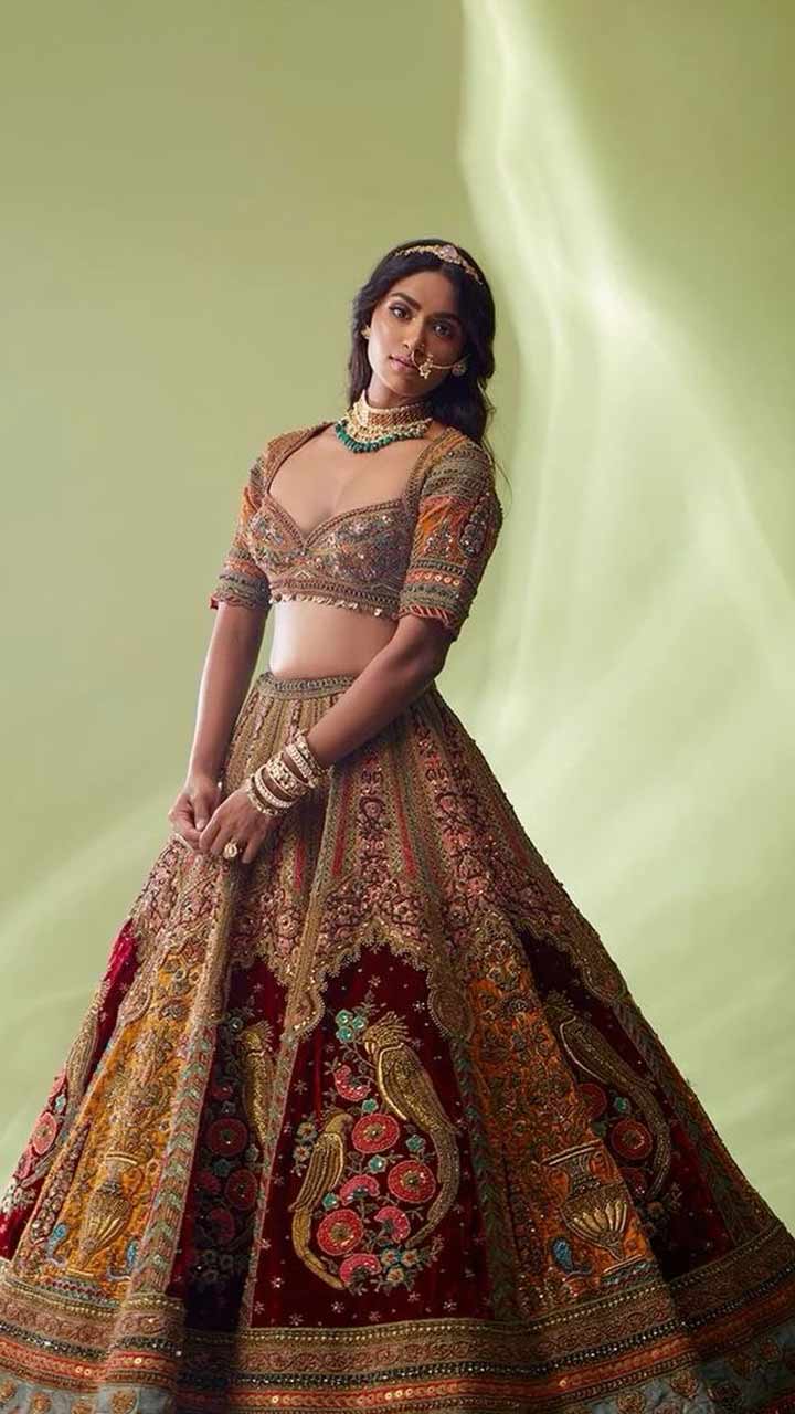 Ananya Panday, Suhana Khan and Janhvi Kapoor serve up some edgy glam in  lehenga choli designs [Photos] | IWMBuzz