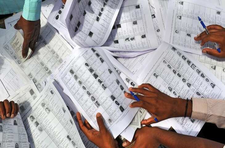 UP Voter List: मतदाता सूची में नाम जुड़वाने के लिए मिले 5.59 लाख आवेदन, जानें कैसे करें सुधार