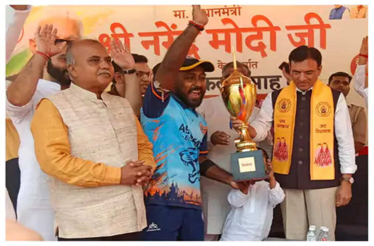 दिव्यांग T20 सेवा संकल्प ट्रॉफी पर वाराणसी और पश्चिम बंगाल का कब्जा, यूपी को 8 विकेट से हराया