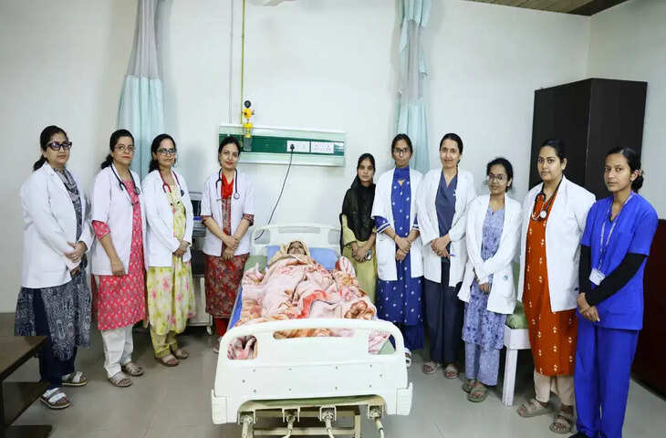 मुरादाबाद में मेडिकल हैरानी: 5 दिन में 4 बच्चों की मां बनी अमीना, हाई-रिस्क केस में सभी नॉर्मल डिलीवरी